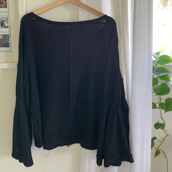 Free people | we the free black balloon sleeve distressed top 🥀 - Picture 11 of 15